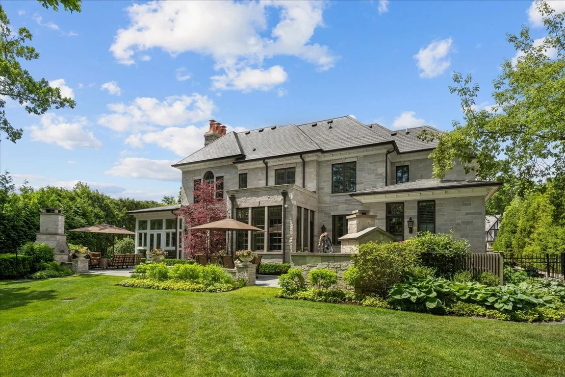 Photo of 677 Sheridan Road