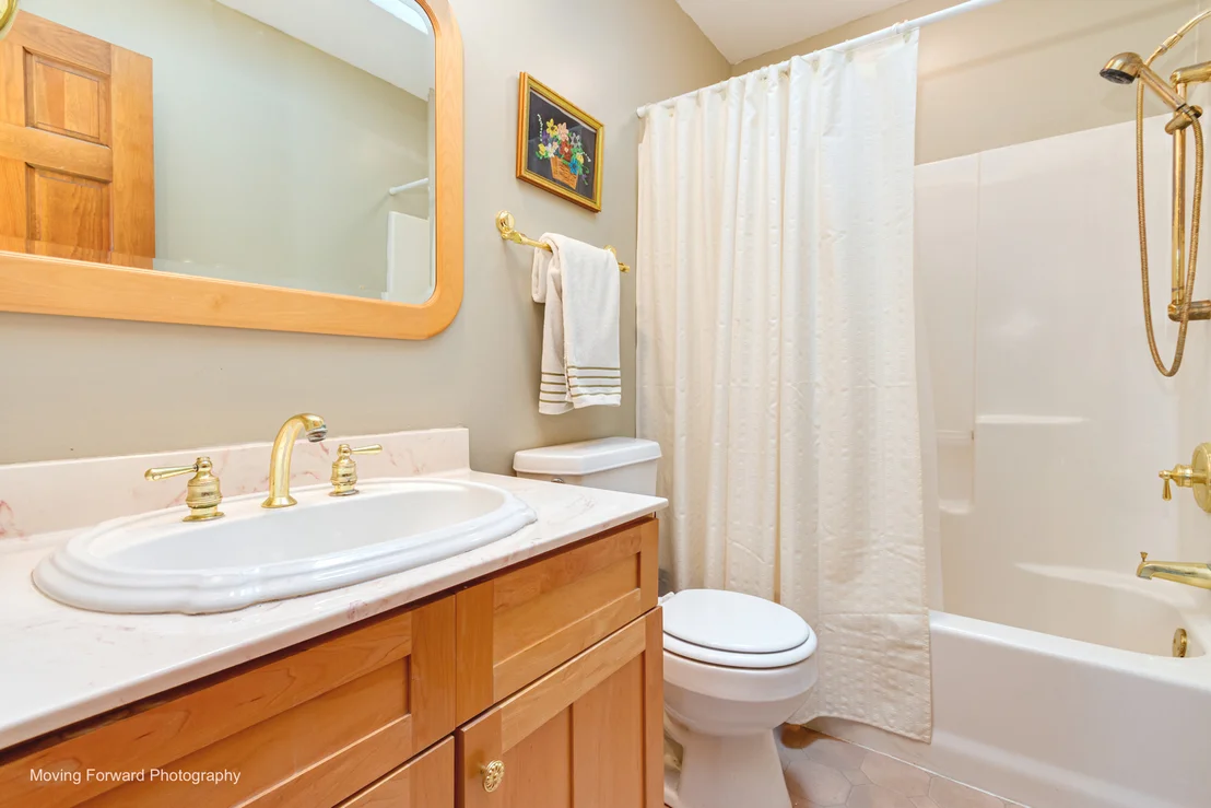 Photo of 446 Roslyn Road
