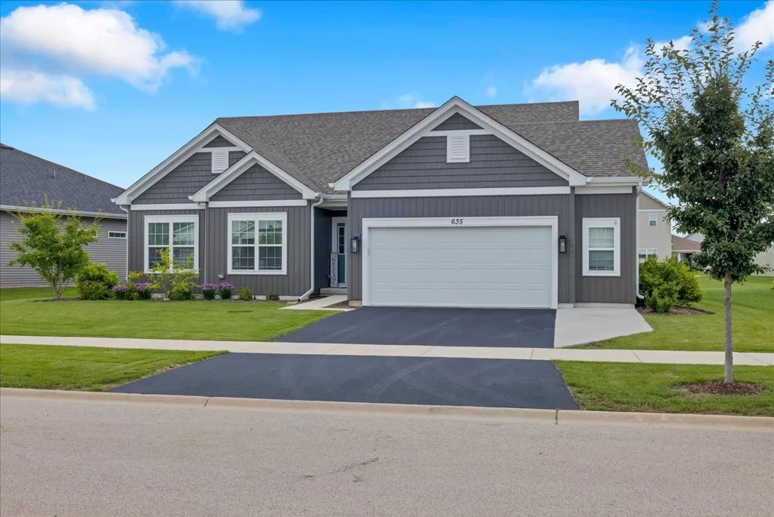 Photo of 635 Maplewood Circle