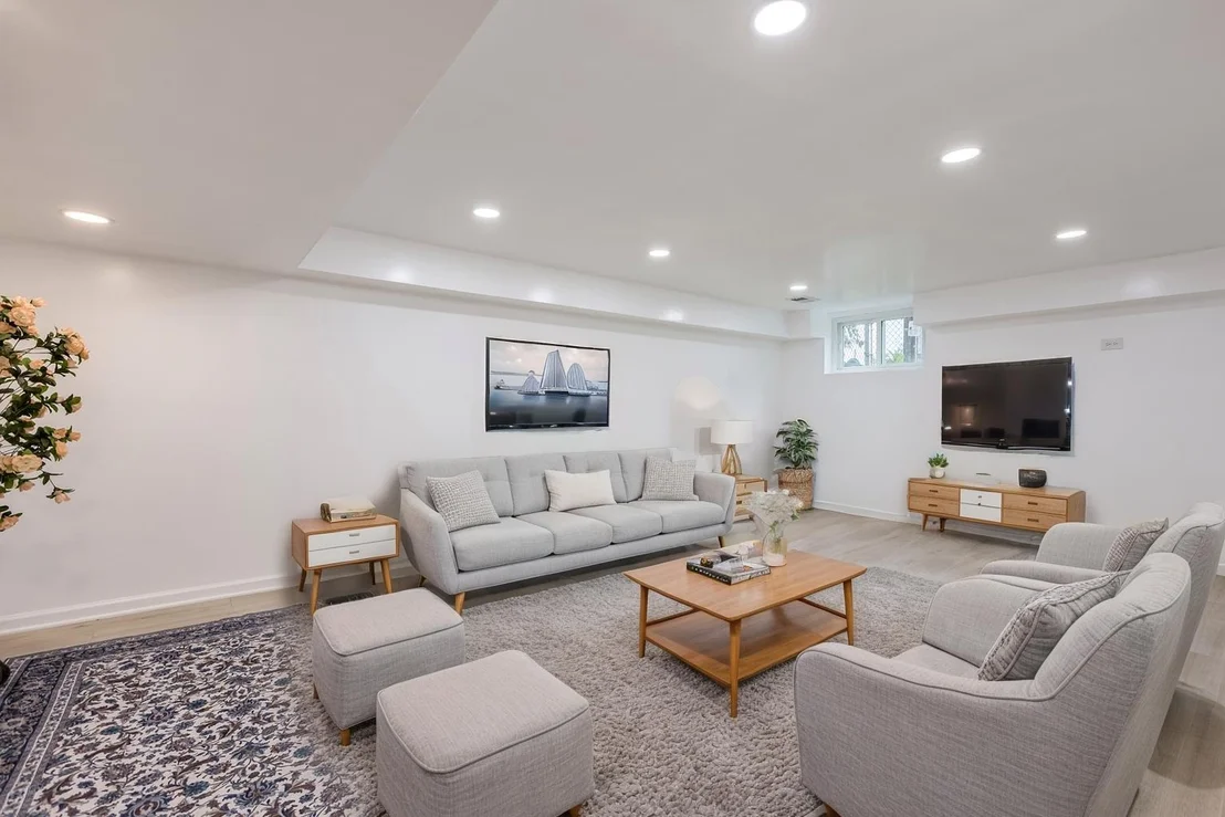 Photo of 7745 Beckwith Road