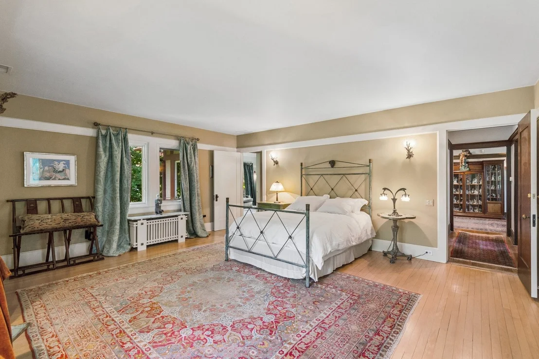 Photo of 770 Sheridan Road