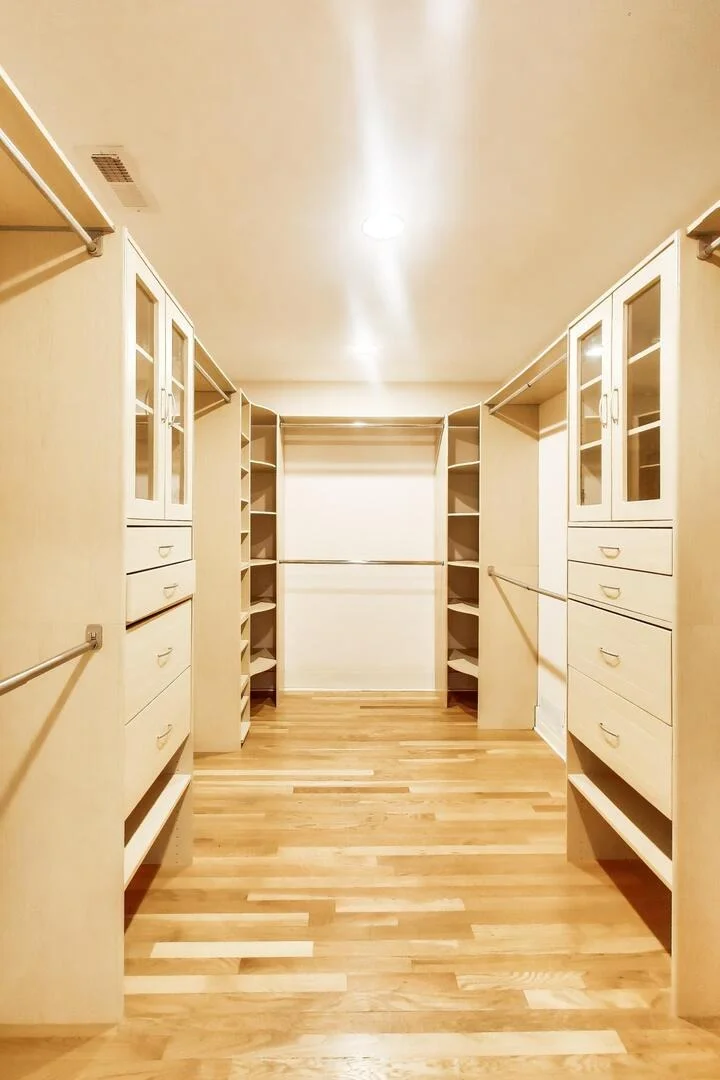 Photo of 2100 Valley Lo Lane