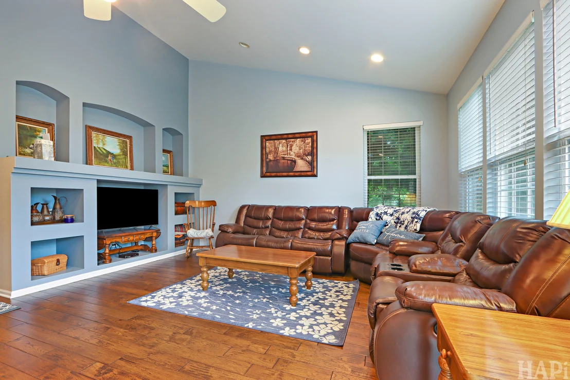 Photo of 5952 Leeds Road