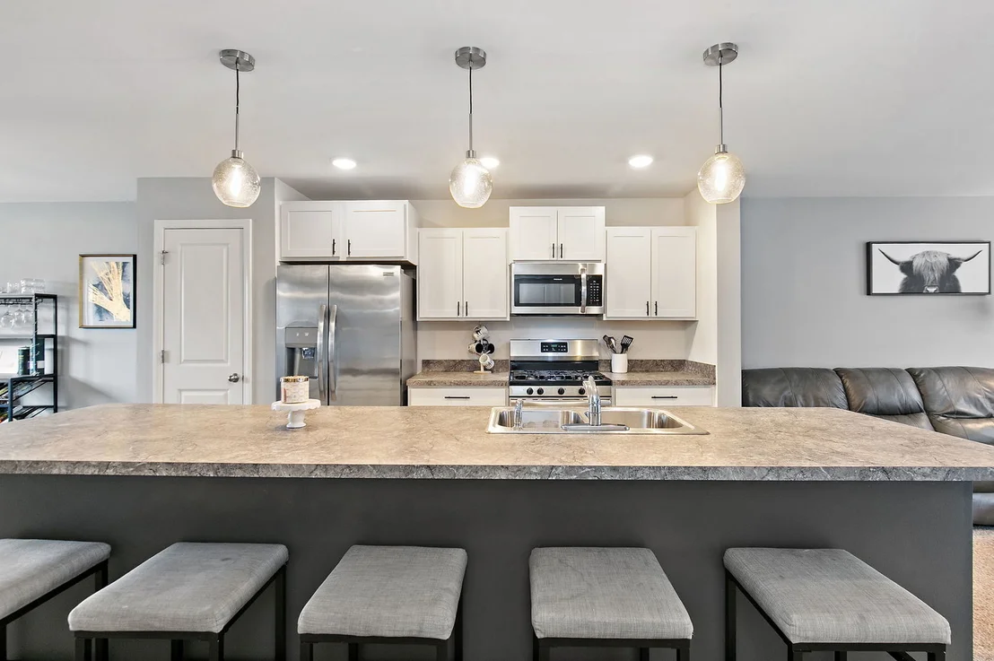 Photo of 2387 Alison Avenue
