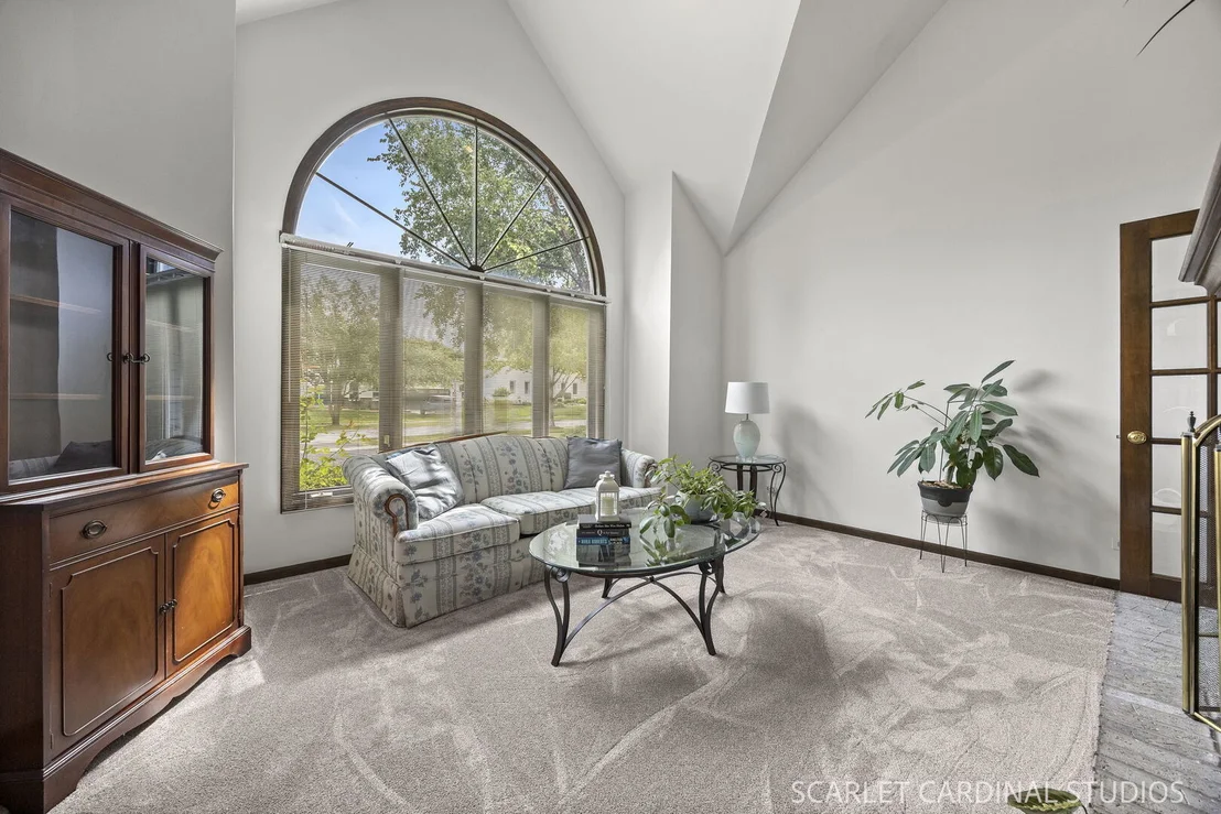 Photo of 849 S River Road