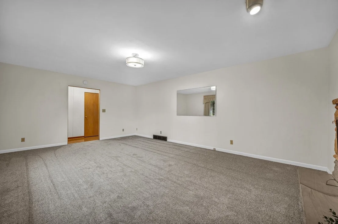 Photo of 221 Hillside Lane