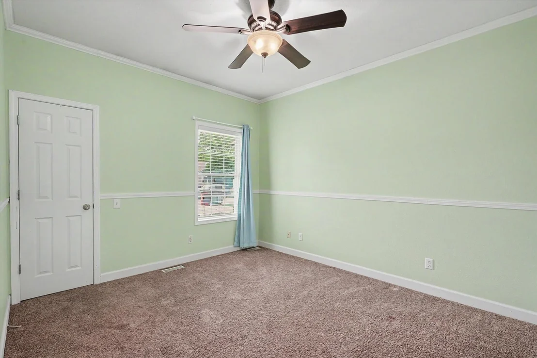 Photo of 1203 EDGEVIEW Drive