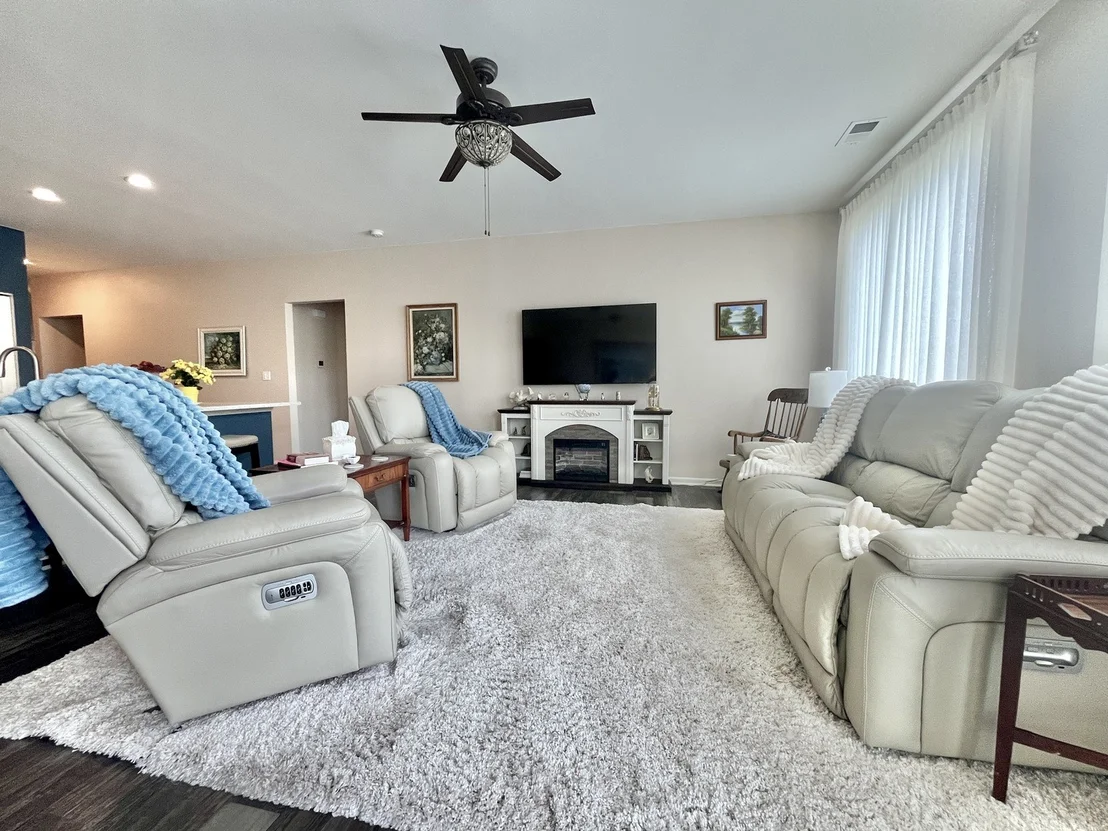 Photo of 1074 Chestnut Drive