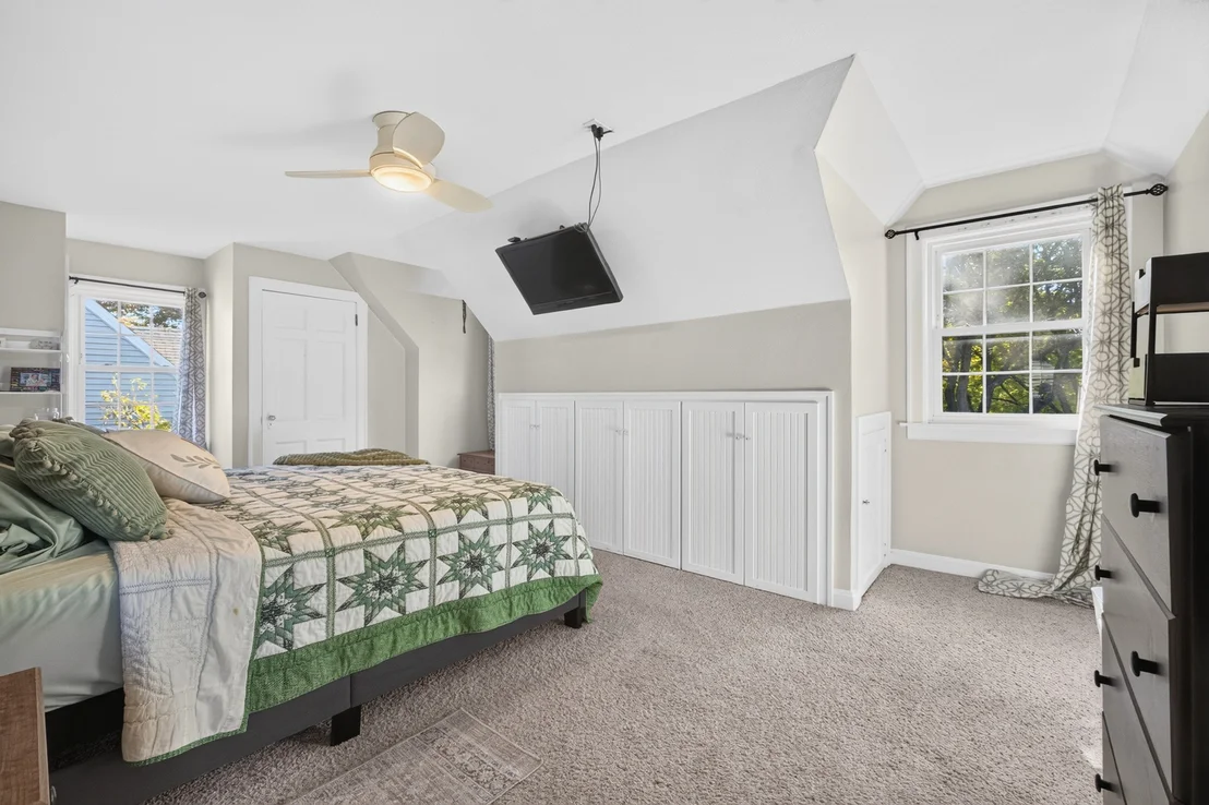 Photo of 345 Rolfe Road