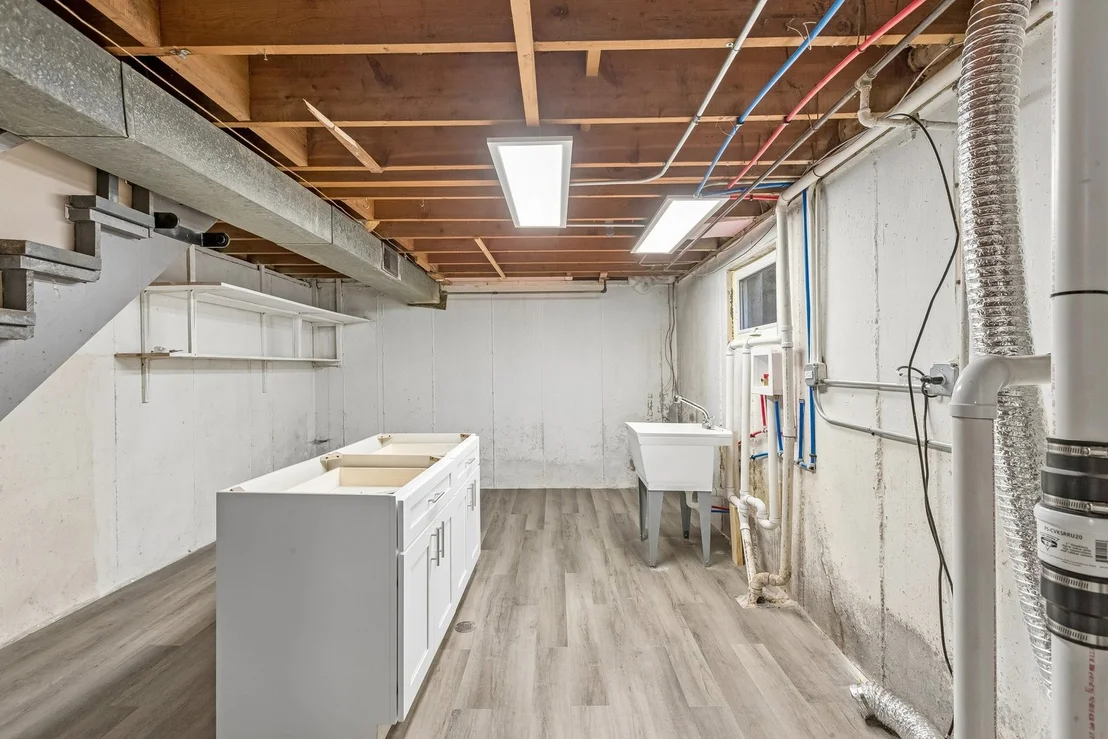 Photo of 866 Clark Lane
