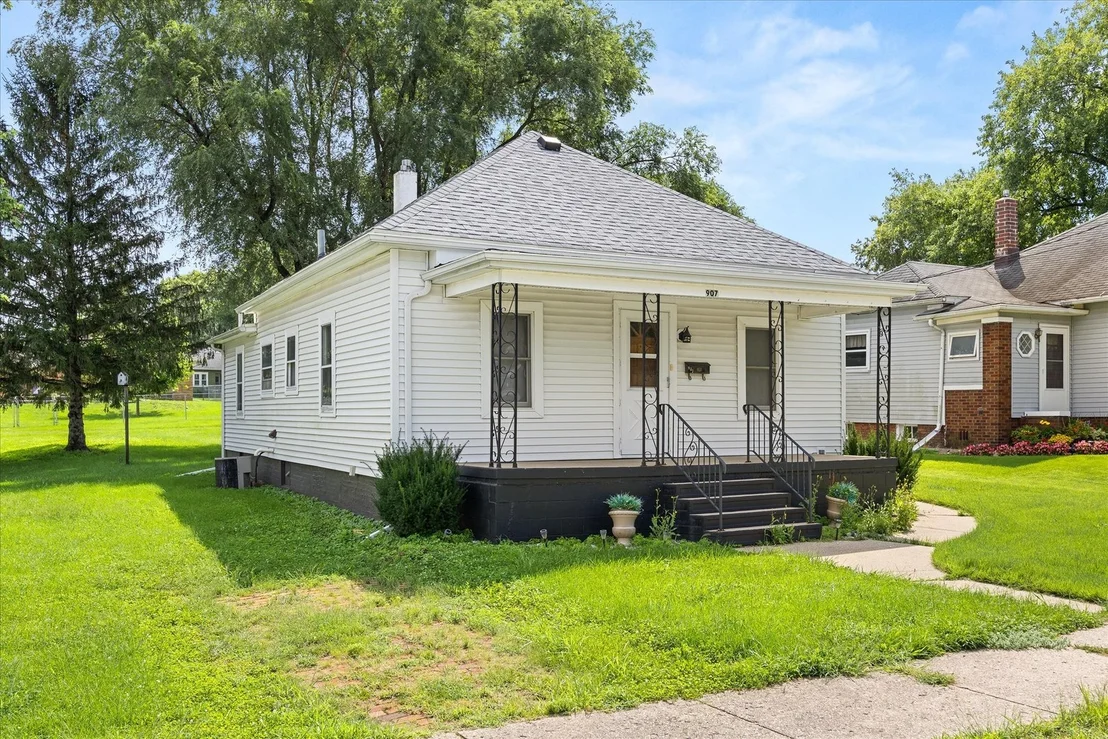 Photo of 907 Johnson Street