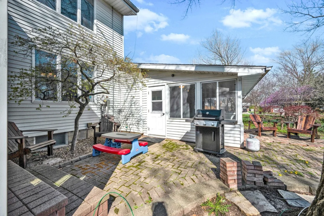 Photo of 903 Crestline Drive