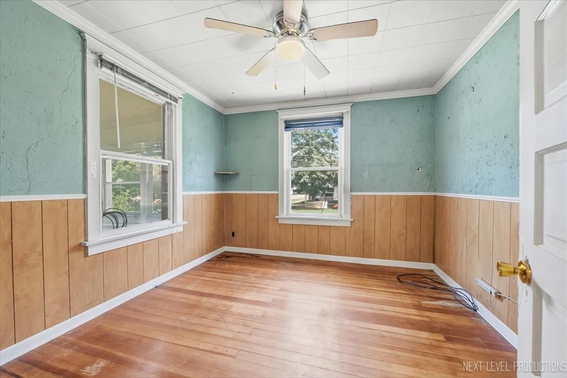 Photo of 1327 Superior Street