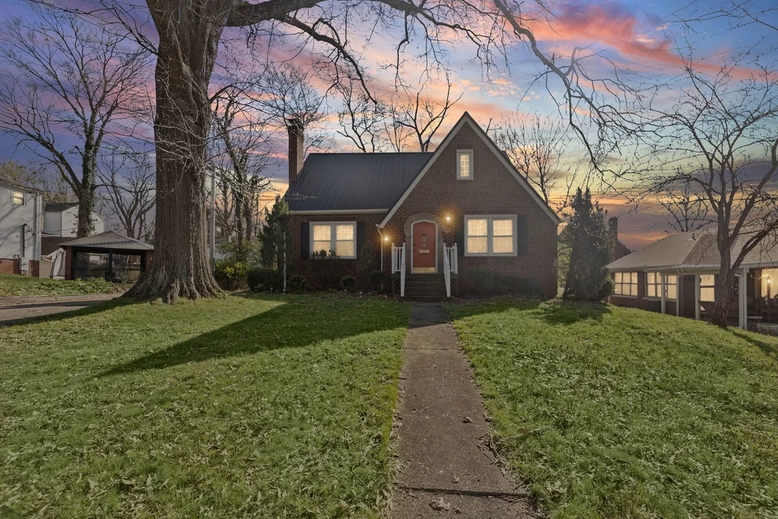 Photo of 710 Pavey Avenue