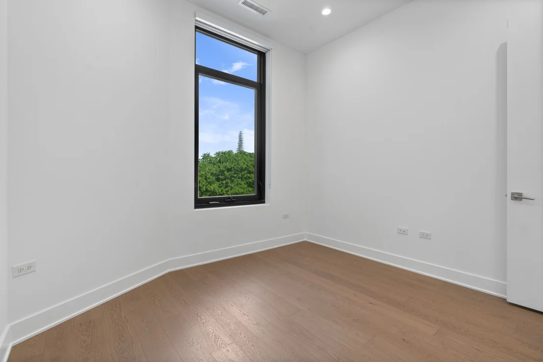 Photo of Unit 406 at 6 N Bishop Street