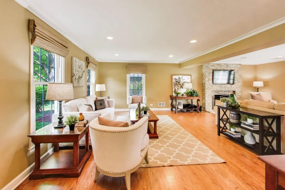 Photo of 363 Anjou Drive