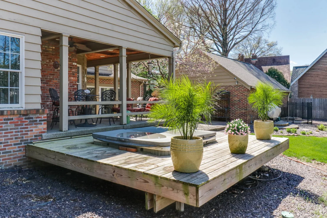 Photo of 1202 Elmwood Road