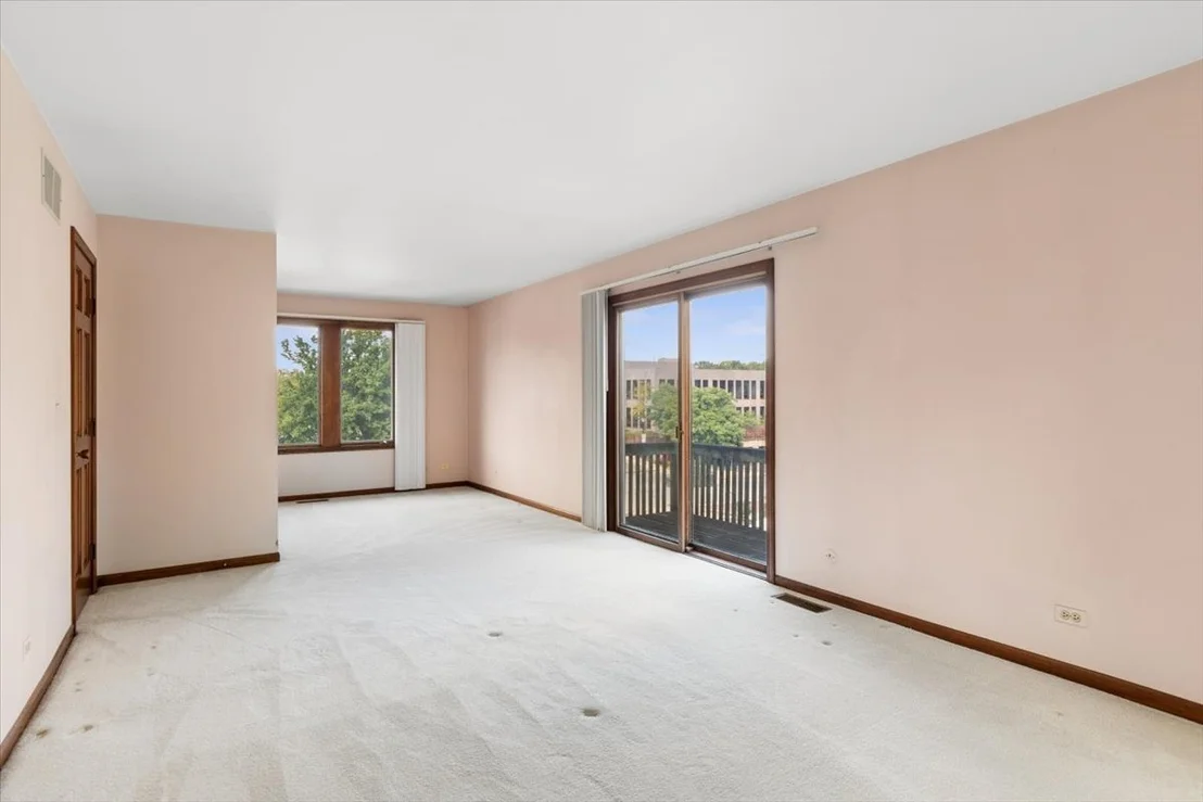 Photo of 135 Aurora Avenue