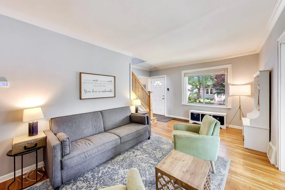 Photo of 834 Carpenter Avenue