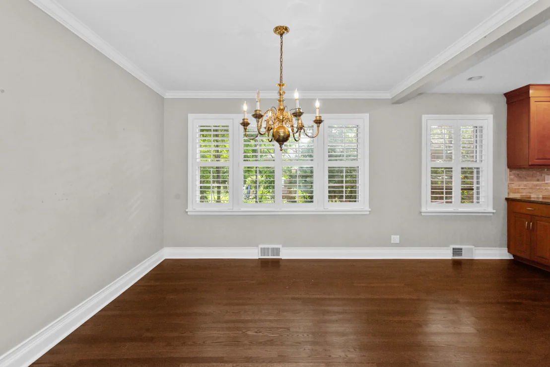 Photo of 807 Surrey Lane
