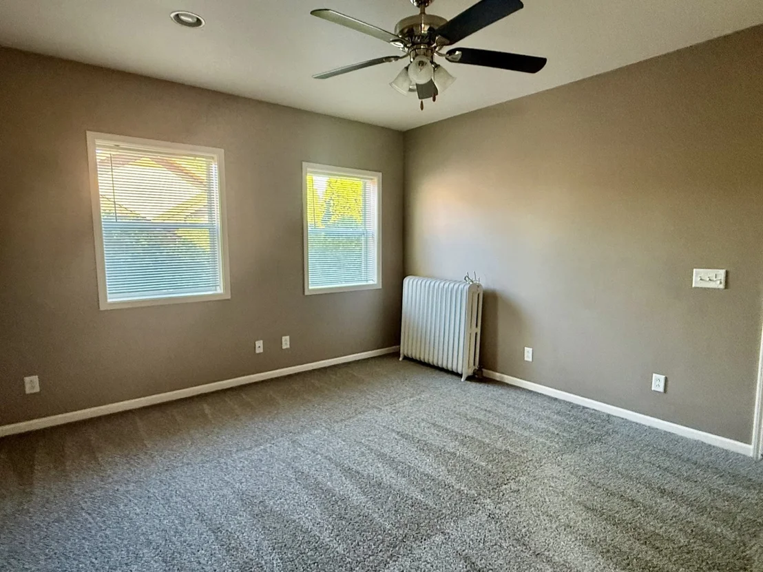 Photo of 437 10th Place