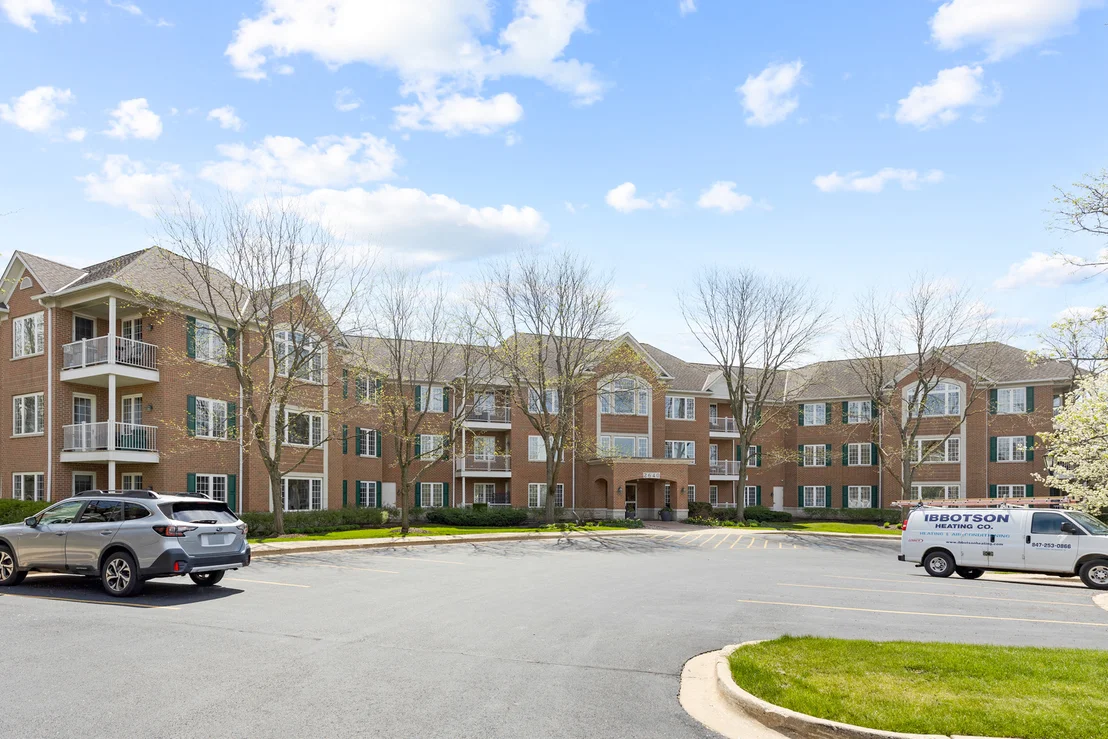 Photo of Unit 202 at 2640 Summit Drive