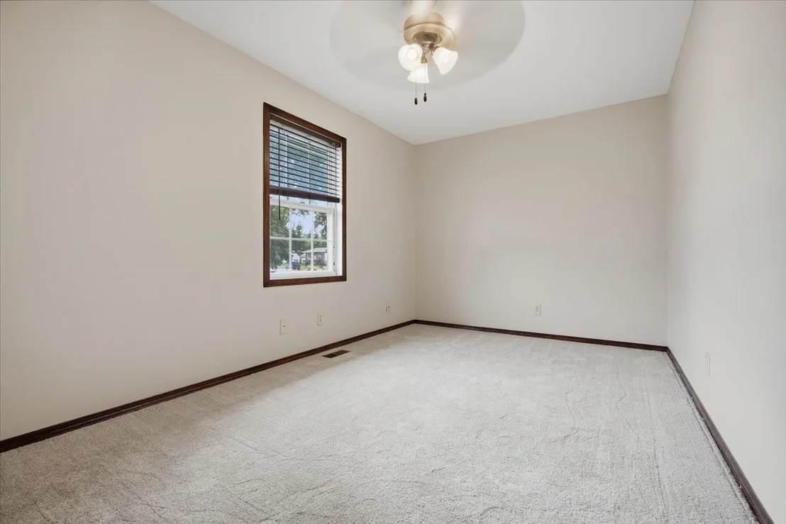 Photo of 1241 Holiday Lane