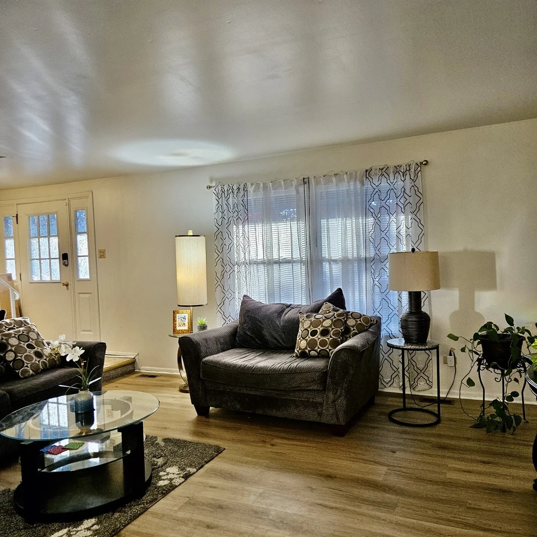 Photo of 829 Academy Avenue