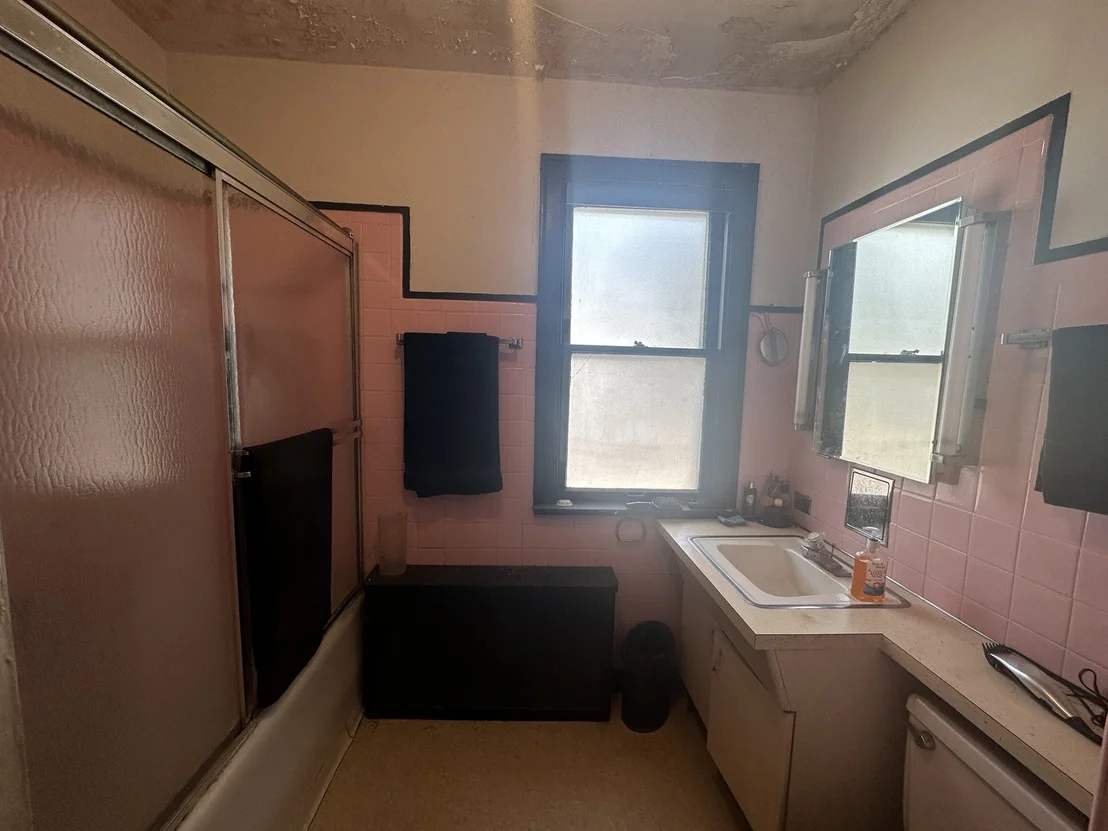 Photo of 1606 Henry Avenue