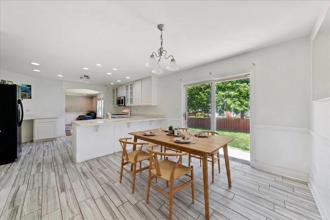 Photo of 1702 Stonegate Drive