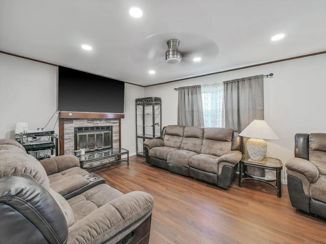 Photo of 191 Pebblecreek Trail