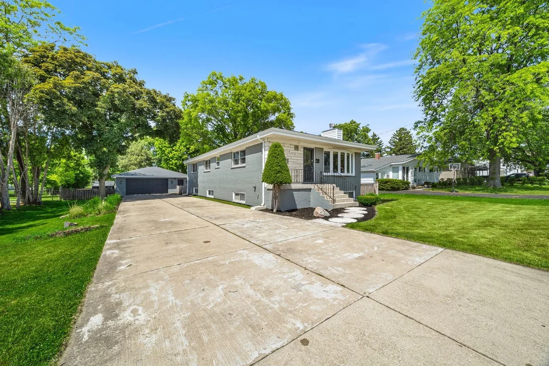 Photo of 564 W Harrison Road