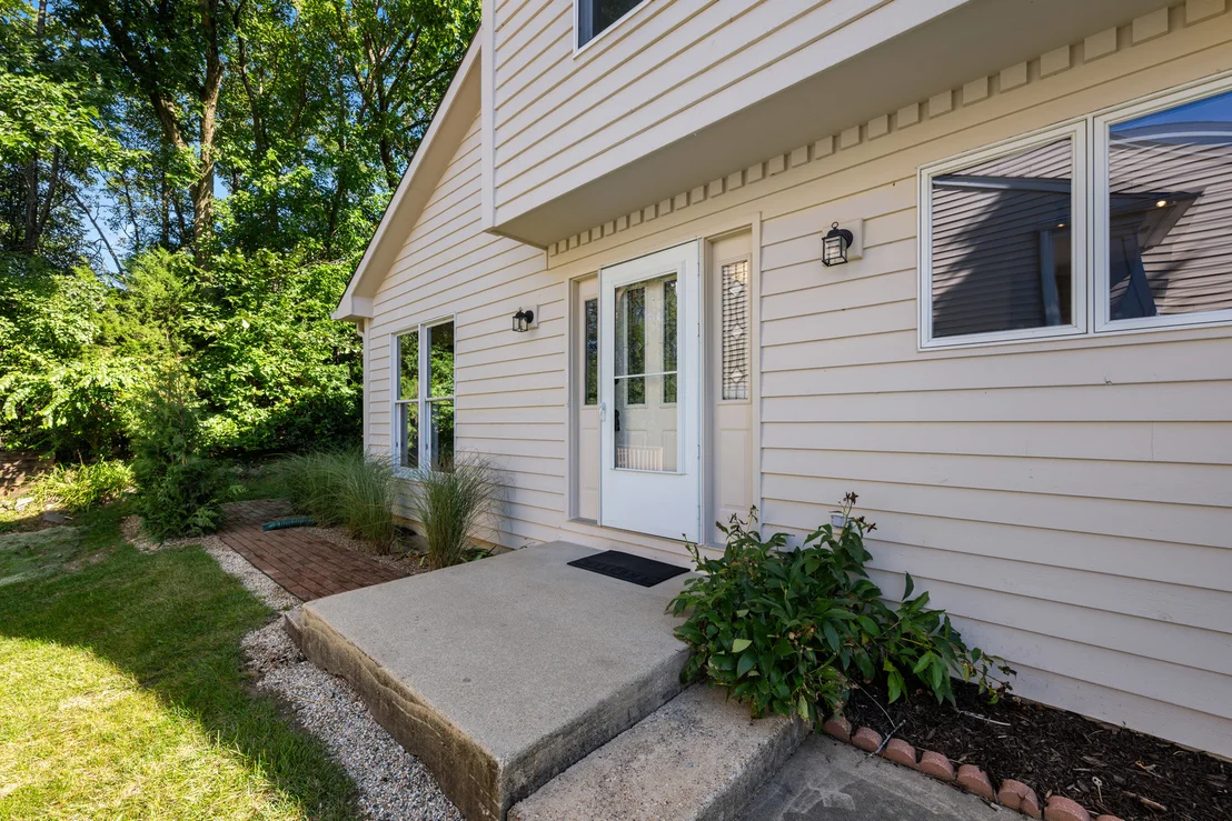 Photo of 1119 Dickens Avenue