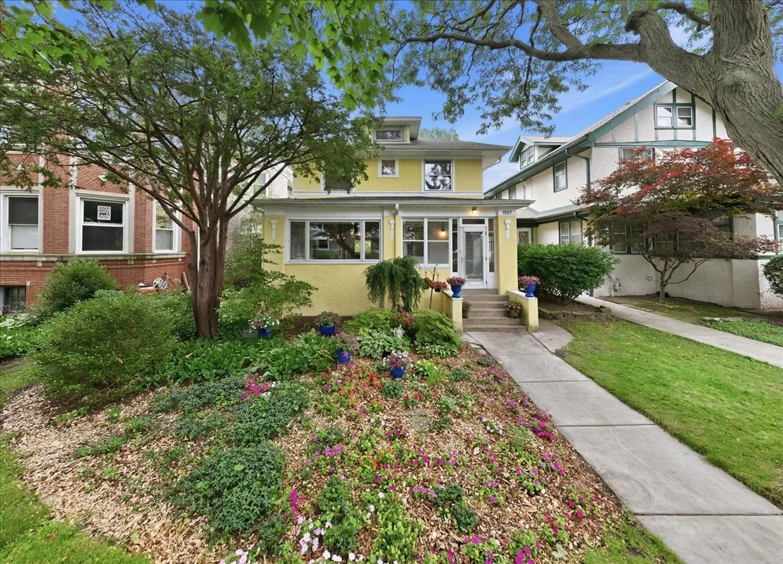 Photo of 1527 W JUNEWAY Terrace