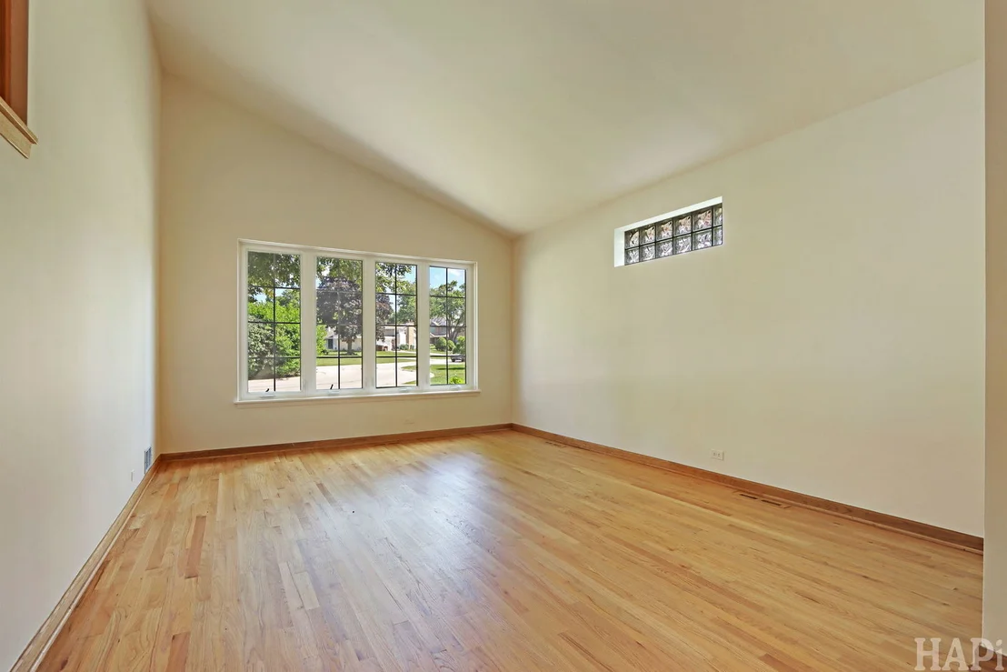 Photo of 412 Warren Road