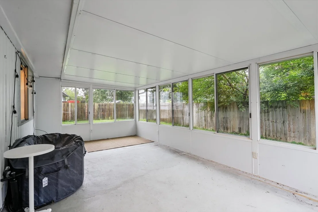 Photo of 905 Stratford Drive
