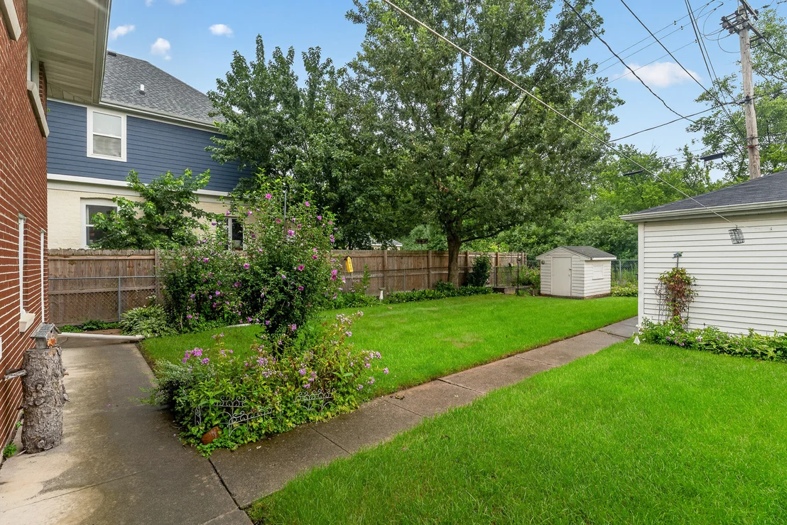 Photo of 3341 Prairie Avenue