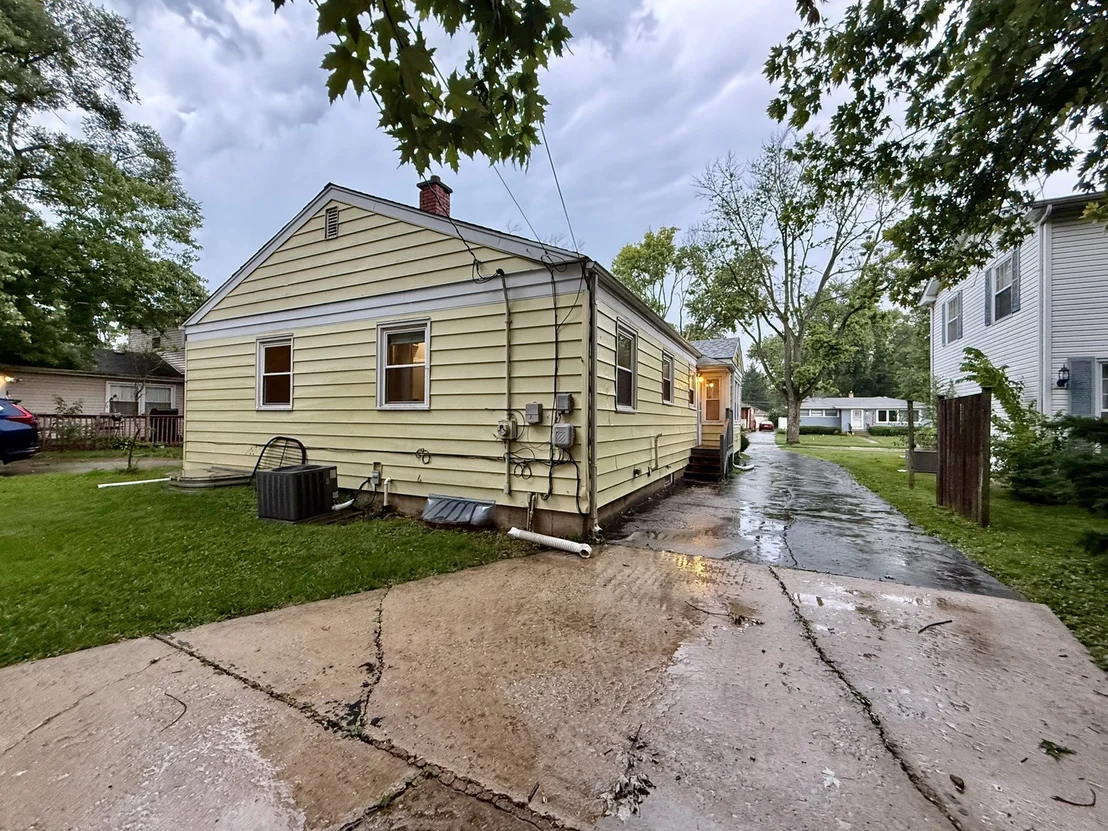 Photo of 1121 Olive Road