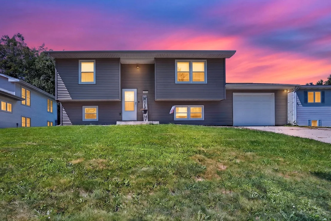 Photo of 1224 N Hershey Road