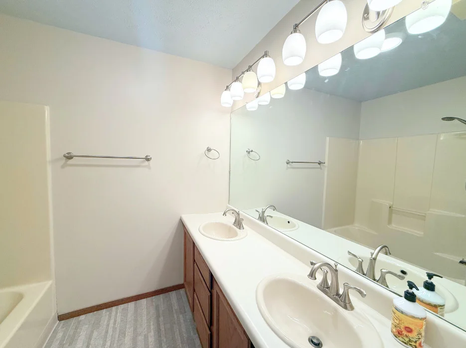 Photo of 46 Parkshores Drive