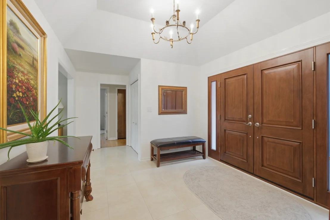 Photo of 955 Summit Drive