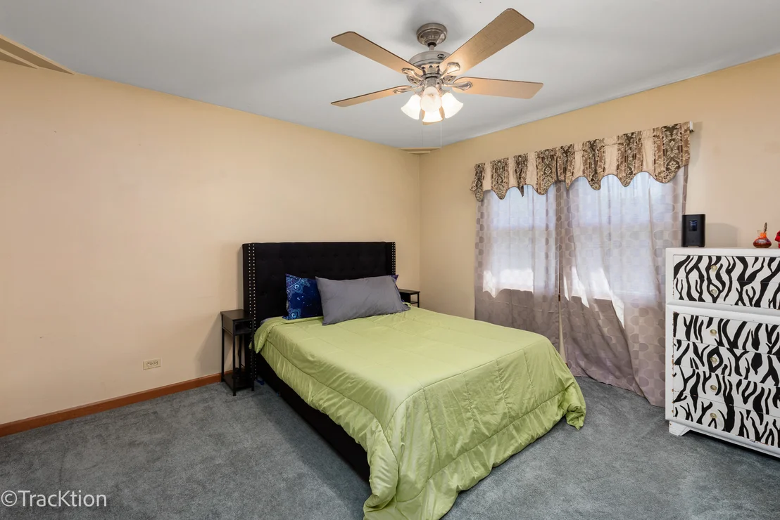 Photo of 360 Lakeview Drive