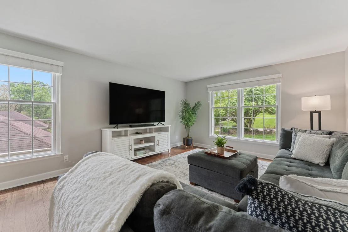 Photo of 635 Oakview Drive