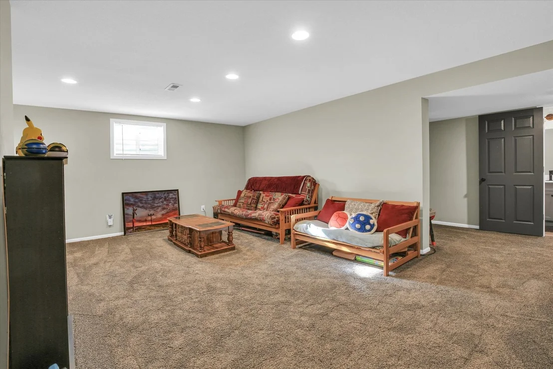 Photo of 905 Bergamot Street