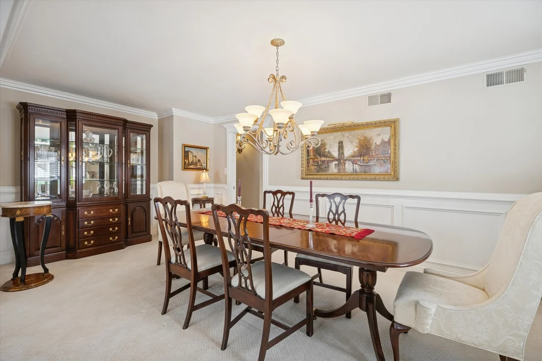 Photo of 8401 Golfview Drive