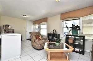 Photo of 910 Hollywood Avenue
