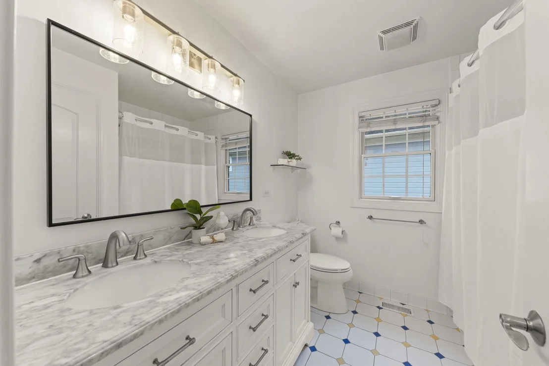 Photo of 133 N Clinton Avenue
