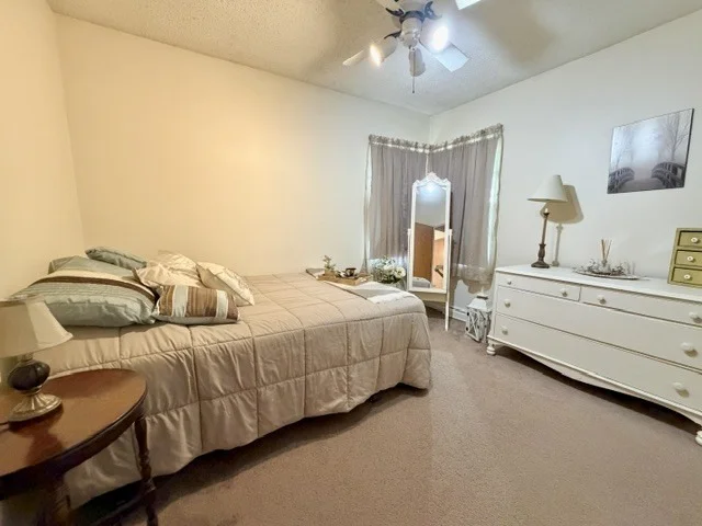 Photo of 1100 Meadowview Drive