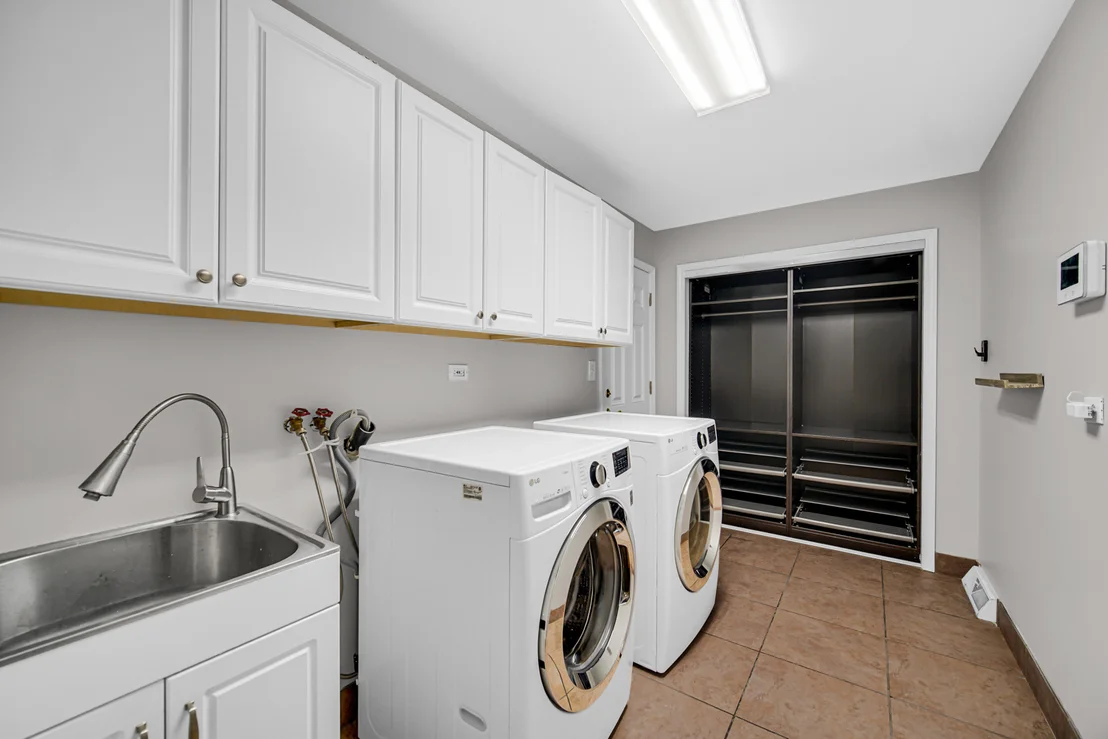 Photo of 910 KNIGHTSBRIDGE Lane