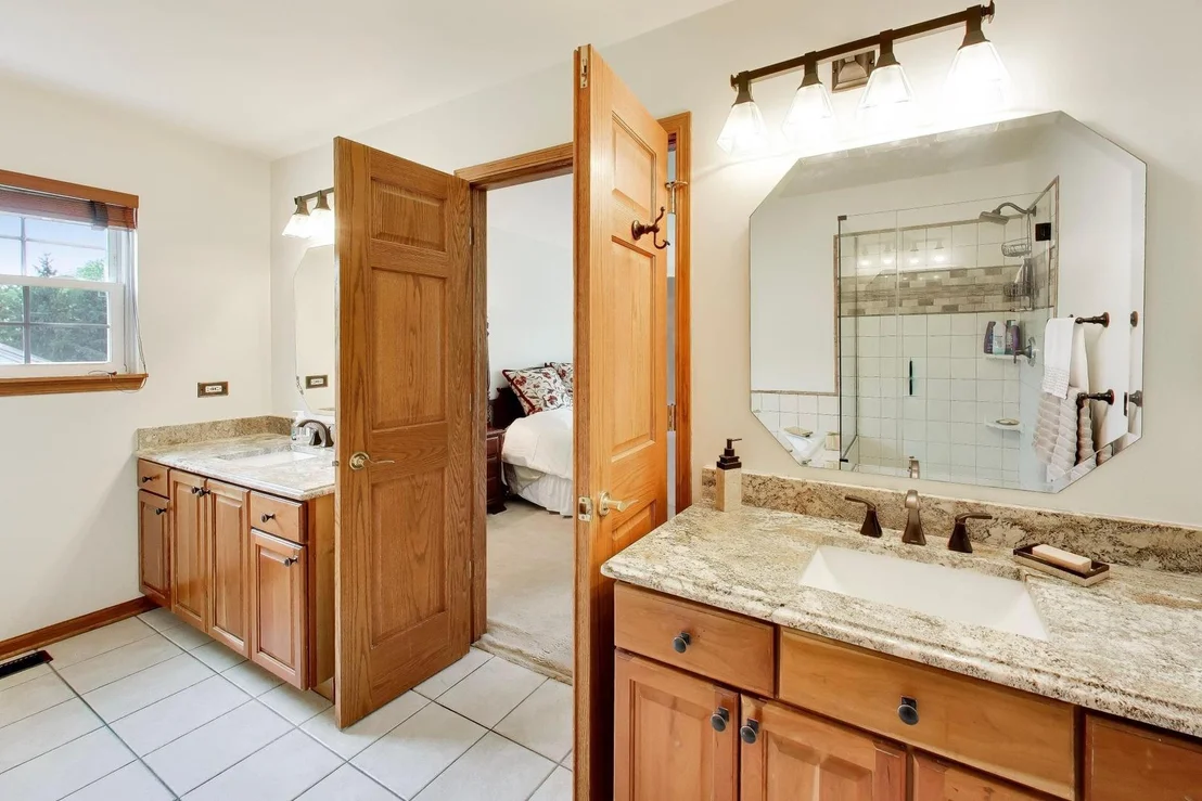 Photo of 435 Oak Grove Circle